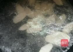 黑木耳炒山药的做法图解3