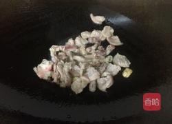 杏鲍菇炒肉片的做法图解3