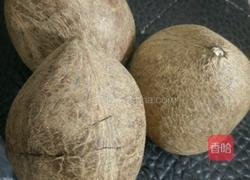 乌鸡椰子汤的做法图解1