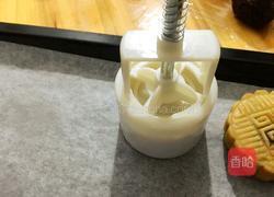 廣式豆沙蛋黃月餅的做法圖解15