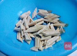 洋葱木耳拌腐竹的做法图解3