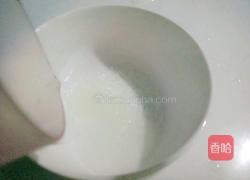 洋葱木耳拌腐竹的做法图解5