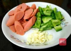 青椒炒火腿的做法图解2