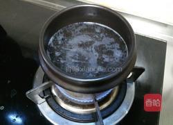 火锅肉丸子煮泡面的做法图解2