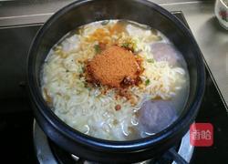 火锅肉丸子煮泡面的做法图解6