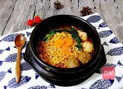 火锅肉丸子煮泡面的做法图解8