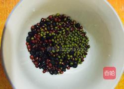 红豆黑豆大米粥的做法图解3