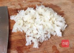 冰糖银耳莲子羹的做法图解2