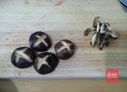 菠菜蘑菇汆丸子汤的做法图解2