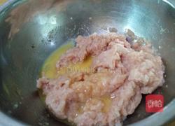 菠菜蘑菇汆丸子汤的做法图解3