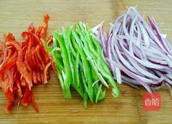 黑椒牛柳炒意粉的做法图解4