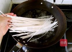 鸡汁凉拌面的做法图解1