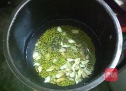 绿豆百合汤的做法图解2