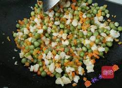 虾仁小炒翠竹报春的做法图解3