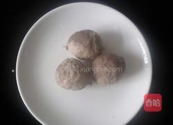 青菜丸子汤的做法图解1