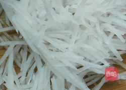 萝卜丝鲫鱼汤的做法图解1