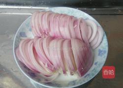 洋葱炒瘦肉的做法图解3