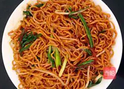 Cantonese Style Soy Sauce Royal Fried Noodles Illustration 11