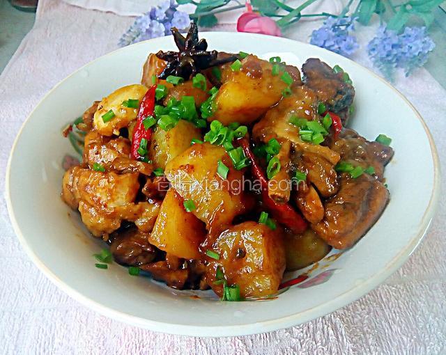 鸡肉炖土豆
