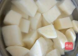 鸡肉炖土豆的做法图解1