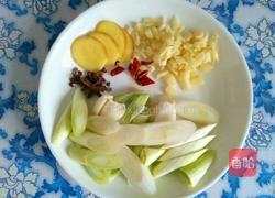 葱爆肉的做法图解3