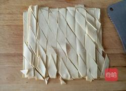 干豆腐皮炒辣椒的做法图解1