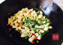 葱烧土豆的做法图解6