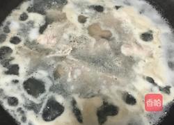 胡萝卜玉米汤扇子骨汤的做法图解4