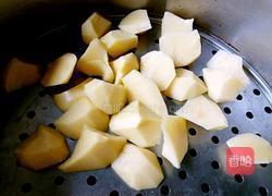 香煎土豆虾仁饼的做法图解2