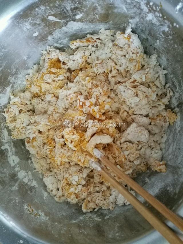 用筷子搅拌成絮状。