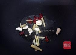 香芹炒牛肉的做法图解2