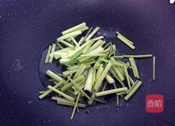 香芹炒牛肉的做法图解4