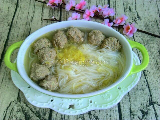 白菜粉丝牛肉丸子汤