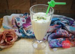 香蕉牛油果奶昔的做法图解7