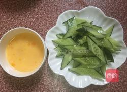 黄瓜鸡蛋炒肉片的做法图解2