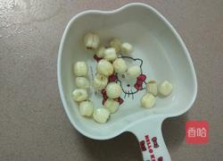 冬瓜莲子银耳羹的做法图解2