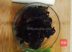 大葱木耳炒鸡蛋的做法图解1