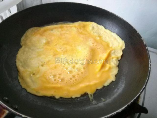 鸡蛋加醋打散摊蛋饼
