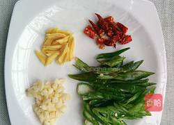 干煸小鱼的做法图解2