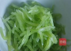 凉拌莴笋丝的做法图解3