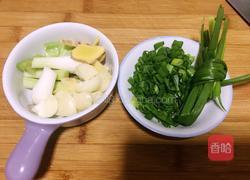 葱烧啤酒虾的做法图解3