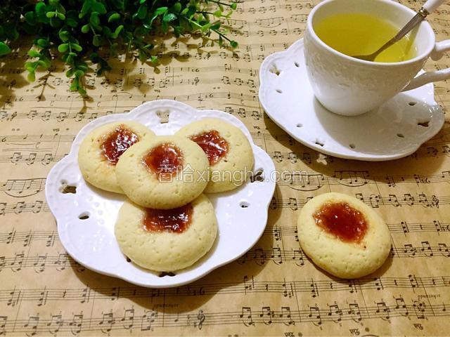草莓酱曲奇饼干