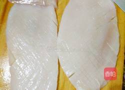 红椒鱿鱼卷的做法图解2