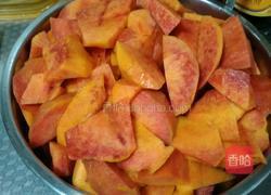 自制桃罐头的做法图解1