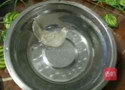 冰糖红枣炖燕窝的做法图解3