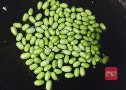 毛豆炒鸡蛋的做法图解2