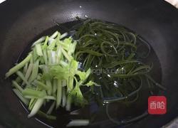 凉拌芹菜海带的做法图解2