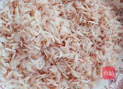 青椒炒虾皮的做法图解1