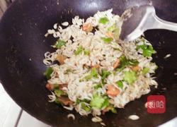 青椒炒虾皮的做法图解8