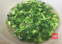 炒西兰花的做法图解1